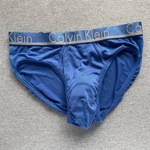 Calvin Klein Men's Blue Hip Briefs - Medium